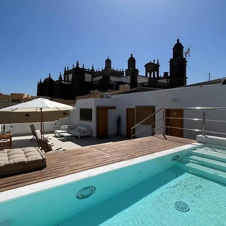 Apartment C-10 Vegueta - Private Rooftop Pool *