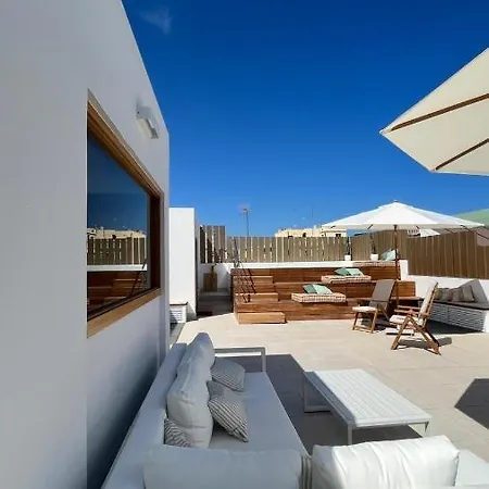 Apartment C-10 Vegueta - Private Rooftop Pool